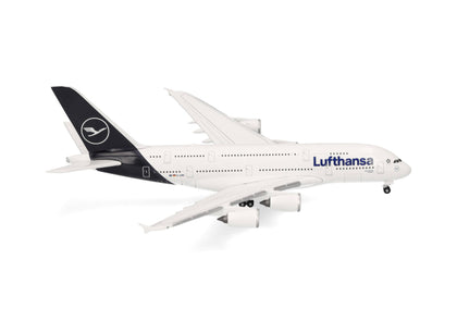 AIRBUS A380 LUFTHANSA DUSSELDORF 1/500
