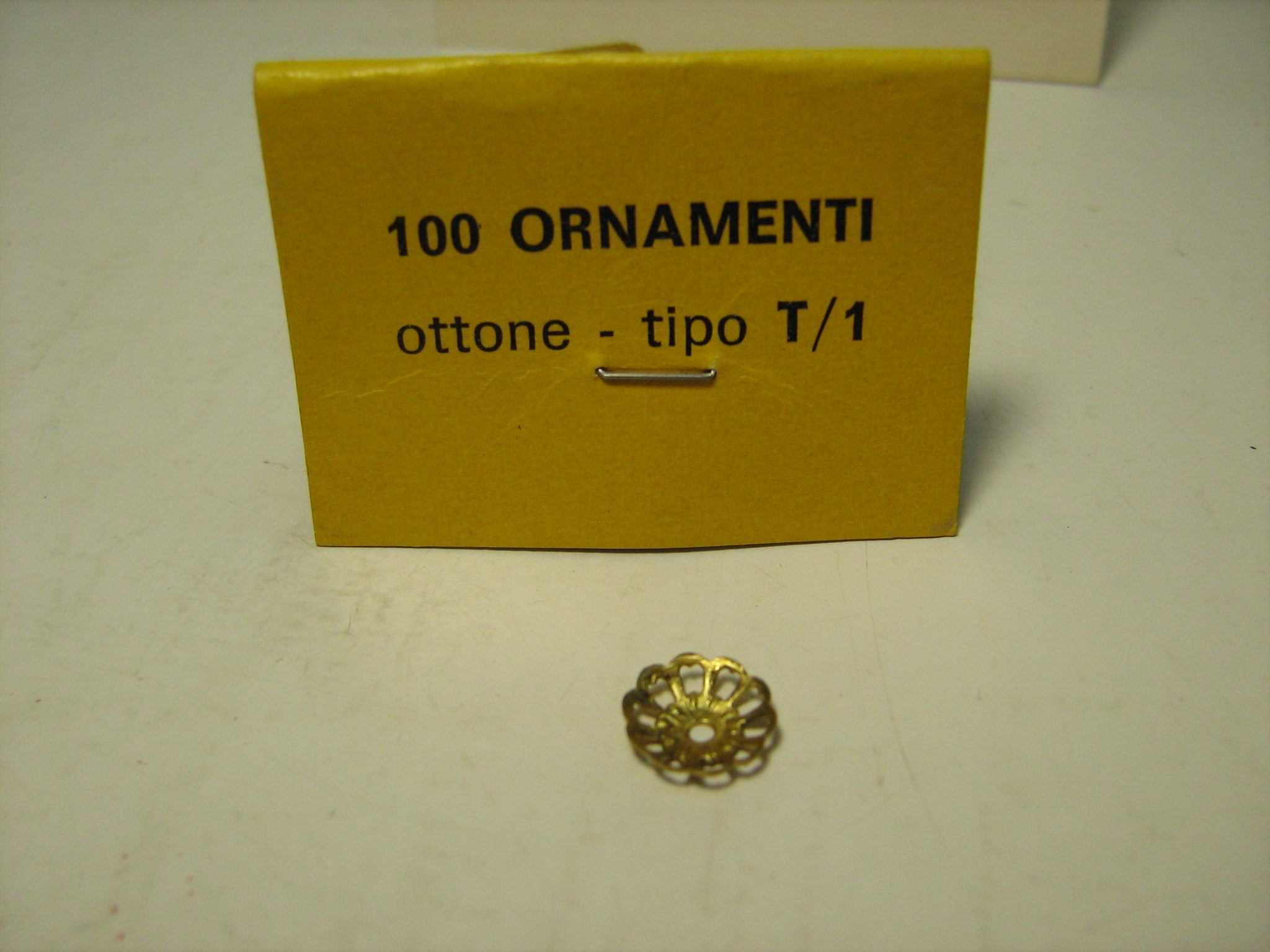 ORNAMENTI DI OTTONE TIPO T/1 DIAMETRO 8 mm