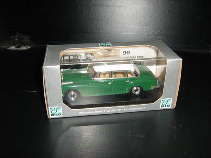 MERCEDES BENZ TYP 300 W 189 VERDE/BIANCO 1/43