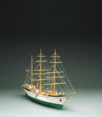 SCATOLA DI MONTAGGIO NAVE SCUOLA DELLA MARINA TEDESCA GORCH-FOCK 1/90