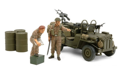 BRITISH SAS COMMANDO VEHICLE 1944 W/2 FIGURES 1/35