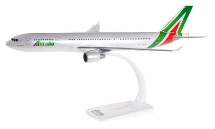 AIRBUS A330-200 ALITALIA 1/200 SNAP FIT